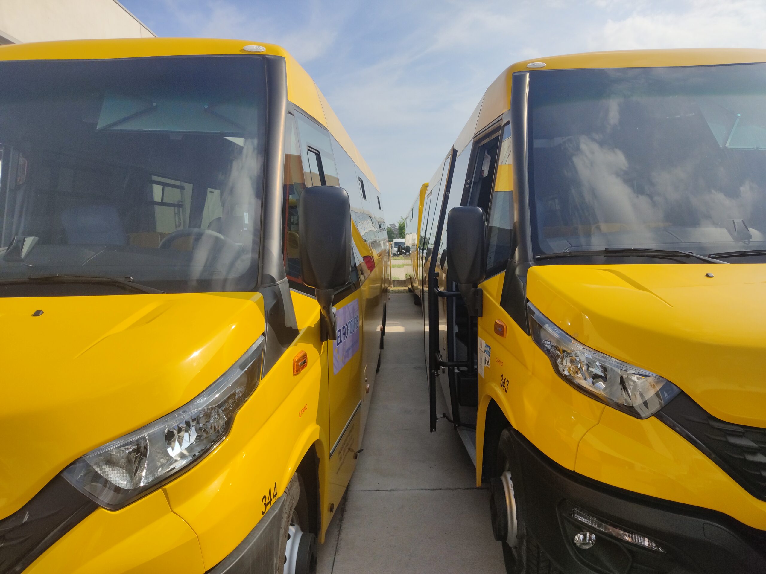 Noleggio scuolabus senza autista