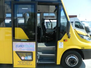Scuolabus usato Codice 319 Scuolabus usato Iveco A70 - 49+1+1 posti, Classe Euro Euro 6/D, anno 2021, Gasolio