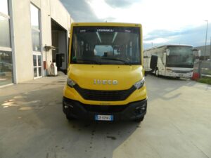 Scuolabus usato Codice 320 Scuolabus usato Iveco A70 - 49+1+1 posti, Classe Euro Euro 6/D, anno 2021, Gasolio