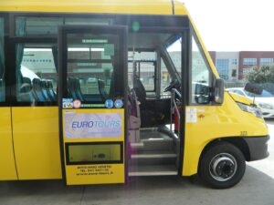 Scuolabus usato Codice 323 Scuolabus usato Iveco A70 - 54+1+1 posti, Classe Euro Euro 6/D, anno 2021, Gasolio