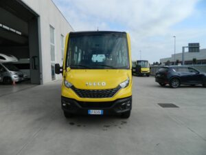 Scuolabus usato Codice 324 Scuolabus usato Iveco A70 - 54+1+1 posti, Classe Euro Euro 6/D, anno 2021, Gasolio
