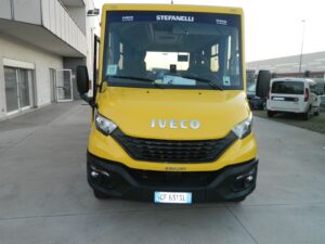 Scuolabus usato Codice 331 Scuolabus usato Iveco A70 - 49+1+1 posti, Classe Euro Euro 6/D, anno 2021, Gasolio