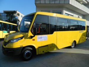 Scuolabus usato Codice 336 Scuolabus usato Iveco A70 - 42+2+1 posti, Classe Euro Euro 6/D, anno 2021, Gasolio